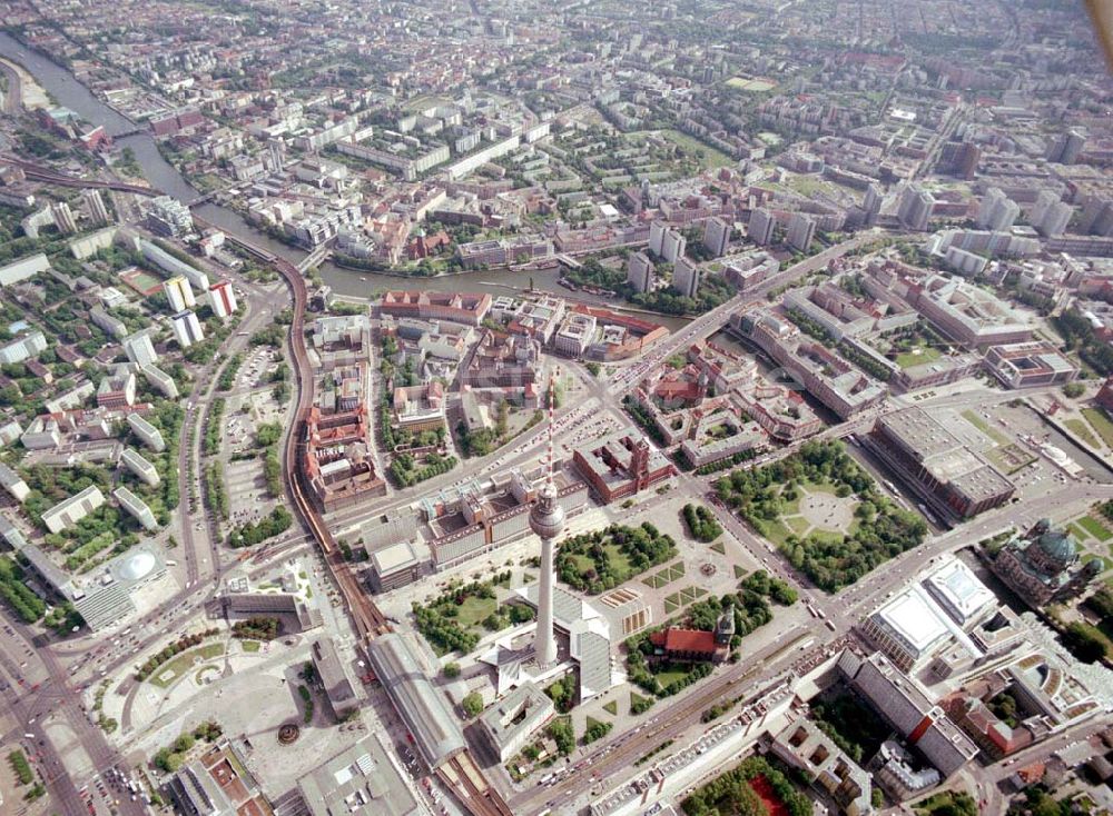 Berlin von oben - Rathaus-Passagen der WBM in Berlin-Mitte