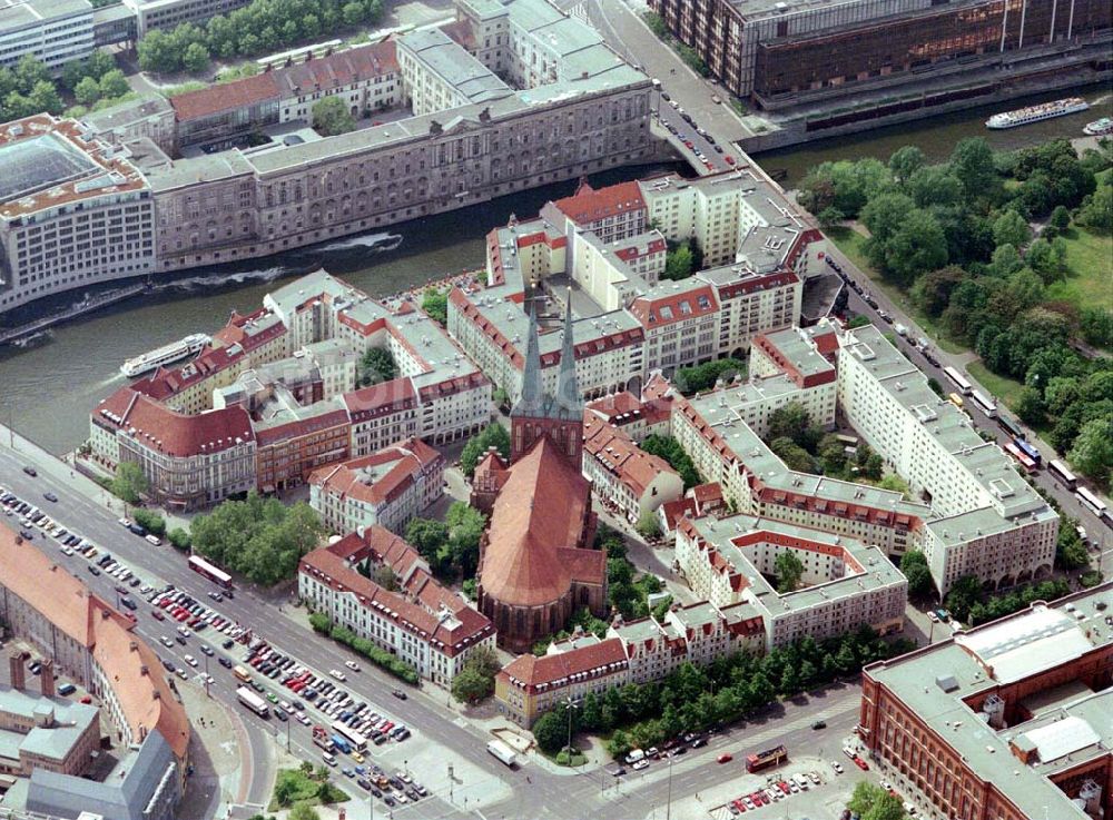 Luftaufnahme Berlin - Rathaus-Passagen der WBM in Berlin-Mitte