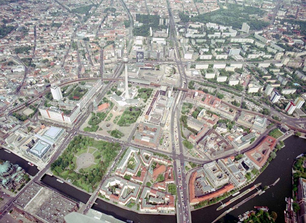 Luftaufnahme Berlin - Rathaus-Passagen der WBM in Berlin-Mitte