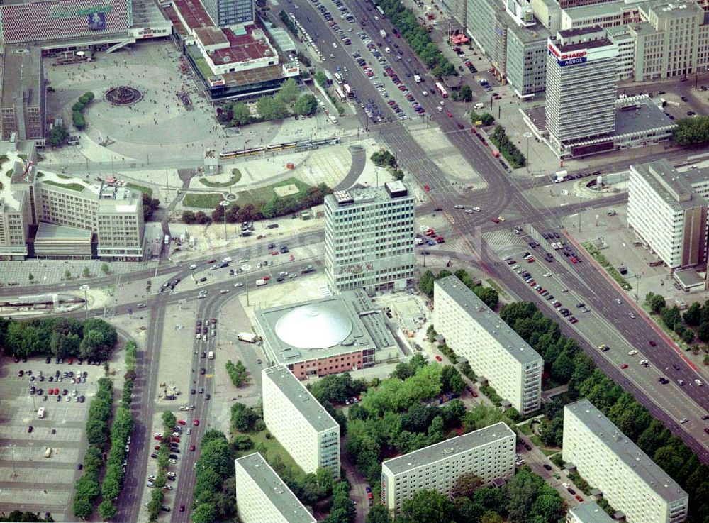 Luftbild Berlin - Rathaus-Passagen der WBM in Berlin-Mitte