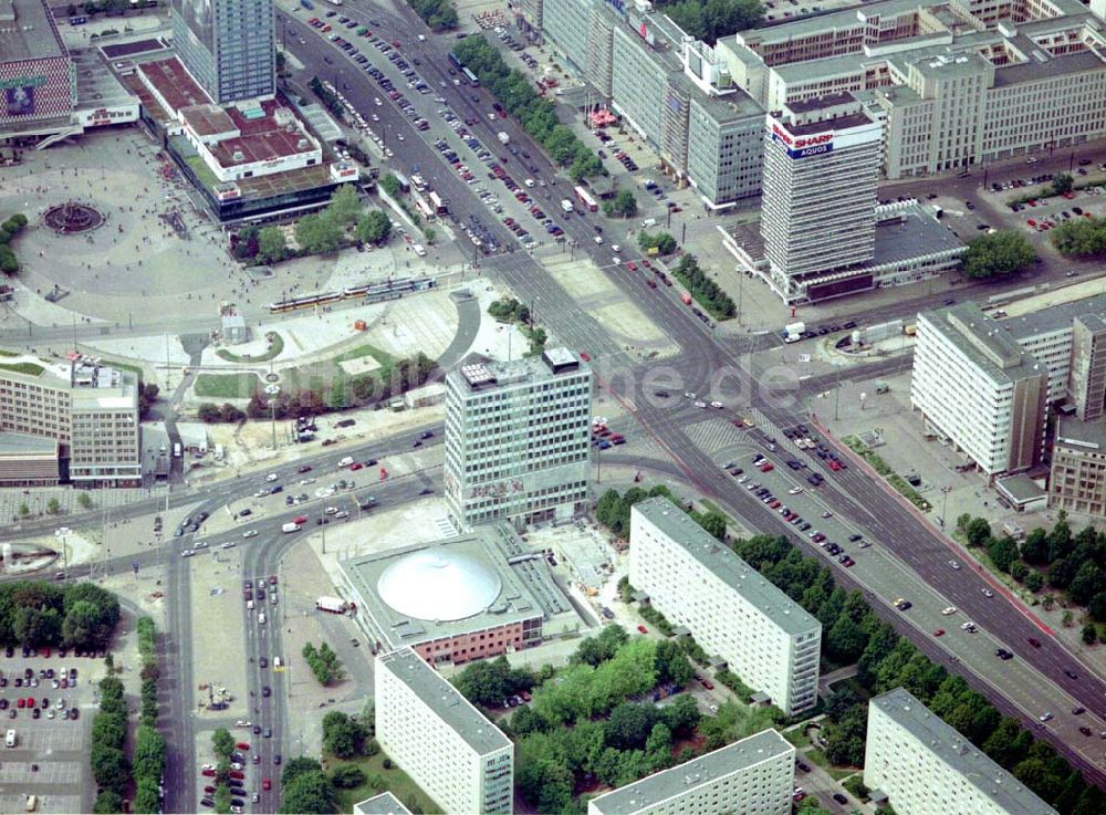 Luftaufnahme Berlin - Rathaus-Passagen der WBM in Berlin-Mitte