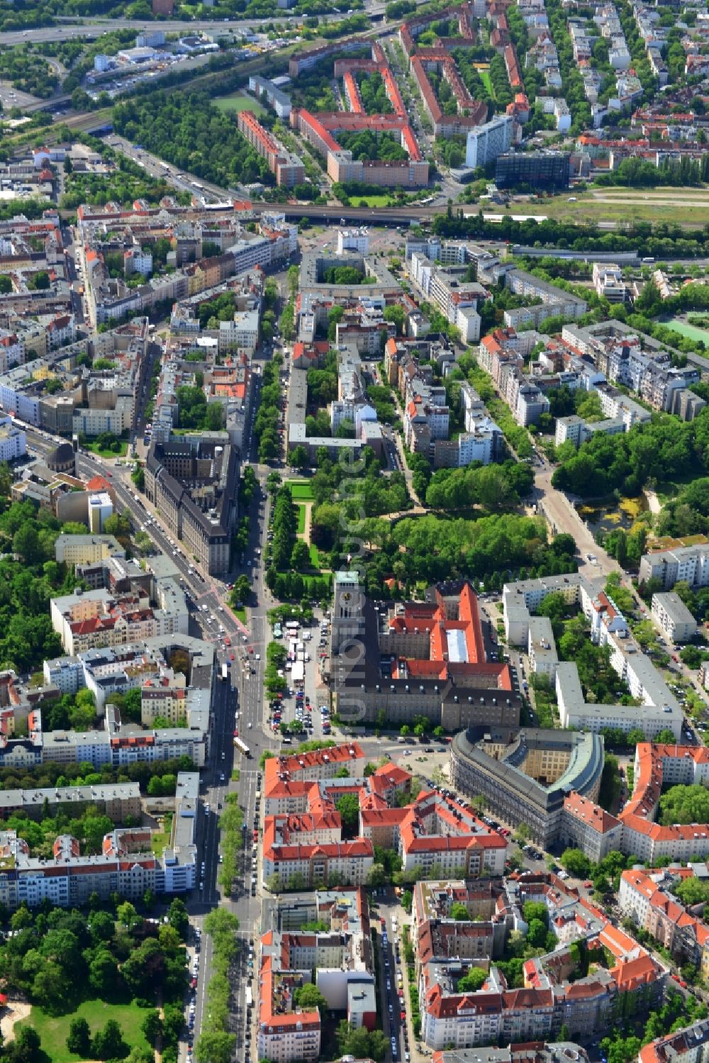 Luftbild Berlin - Rathaus Schöneberg in Berlin