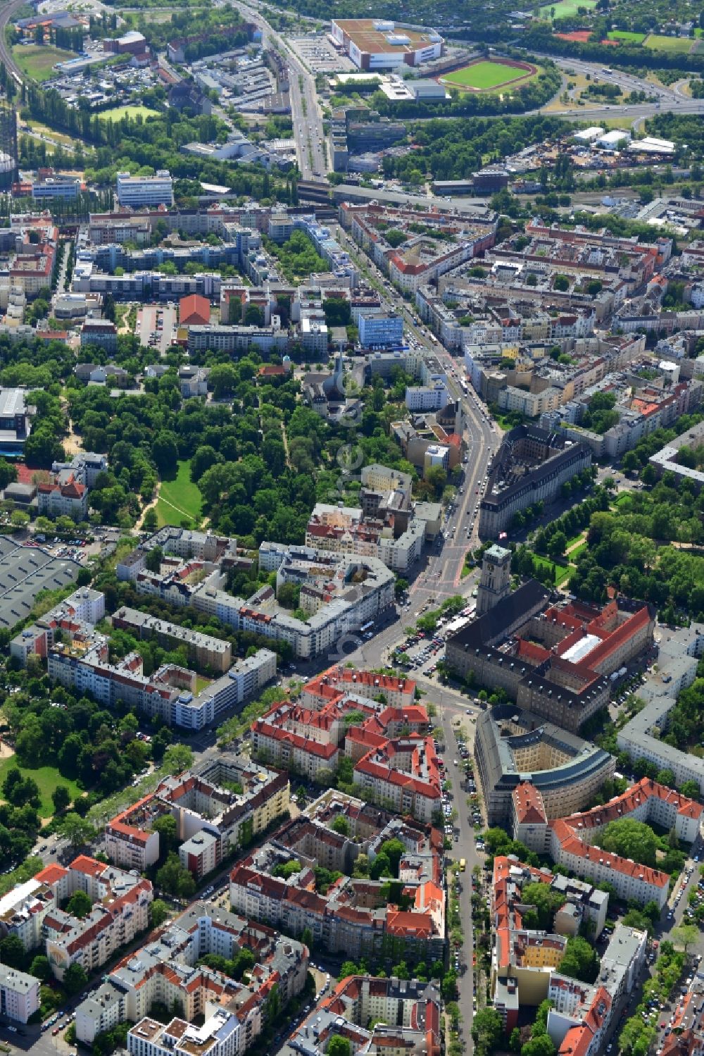 Luftbild Berlin - Rathaus Schöneberg in Berlin