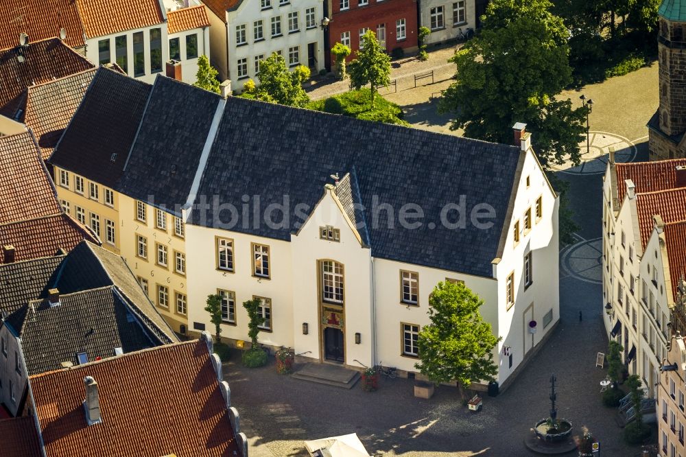 Warendorf von oben - Rathaus der Stadt Warendorf im Bundesland Nordrhein-Westfalen