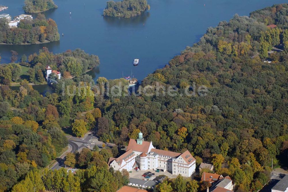 Luftaufnahme Berlin-Treptow - Rathaus Treptow