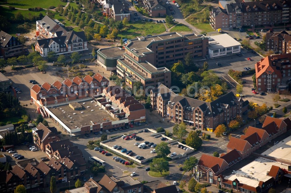 Voerde aus der Vogelperspektive: Rathausplatz in Voerde im Bundesland Nordrhein-Westfalen