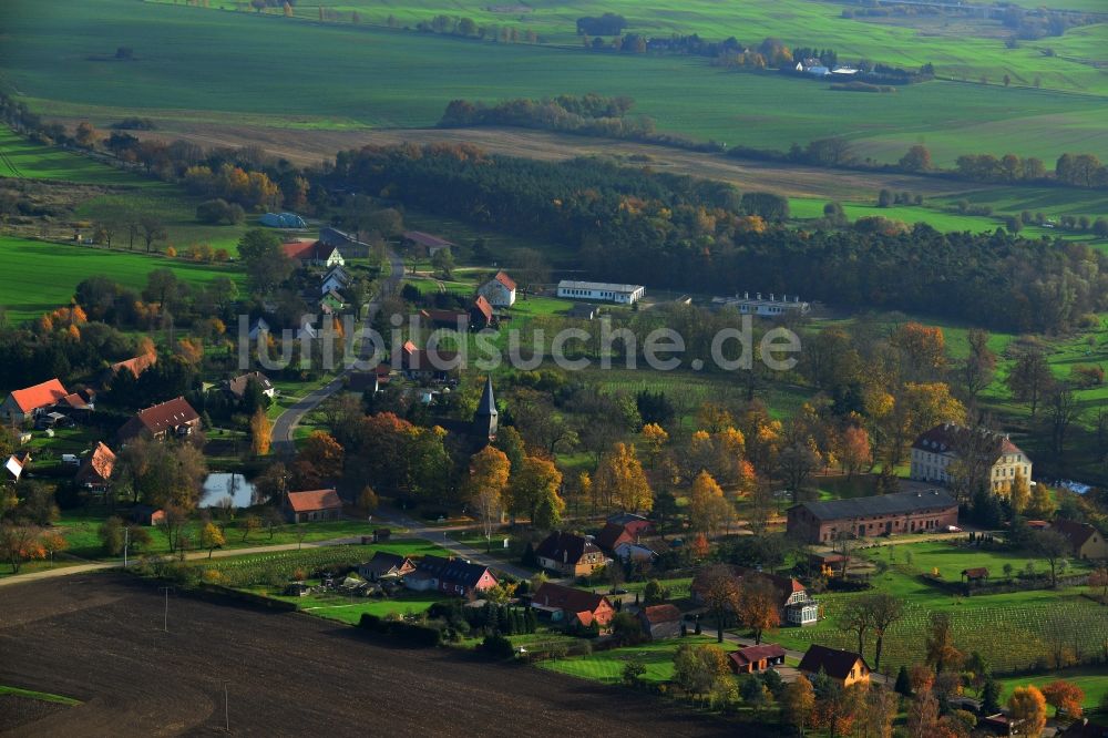 Schönbeck Rattey aus der Vogelperspektive: Rattey in Schönbeck im Bundesland Mecklenburg-Vorpommern