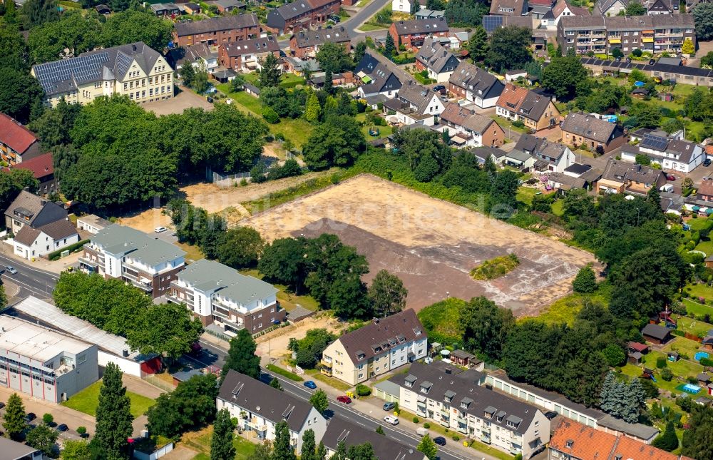 Bottrop aus der Vogelperspektive: Rückbau der alten Sportplatzanlagen des SV Rhenania Bottrop 1919 und Baustelle an der Horster Straße in Bottrop im Bundesland Nordrhein-Westfalen