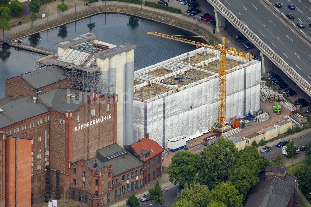 Luftaufnahme Duisburg - Rückbau- Baudesaster an der Küppersmühle am Küppersbusch Museum in Duisburg im Ruhrgebiet im Bundesland Nordrhein-Westfalen