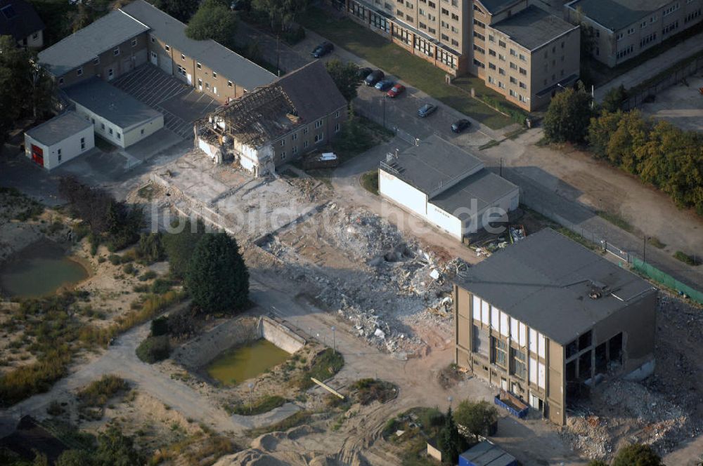 Luftaufnahme Berlin - Rückbau auf dem Gelände des Vivantes Klinikum Berlin-Hellersdorf