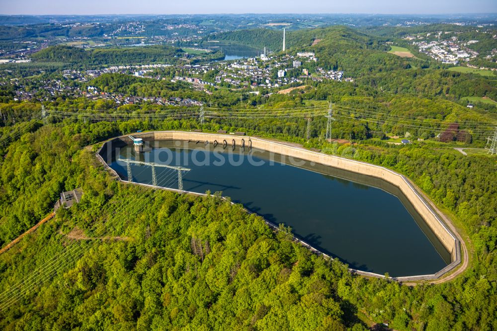 Ostende von oben - Rückhaltebecken und Wasserspeicher in Ostende im Bundesland Nordrhein-Westfalen, Deutschland