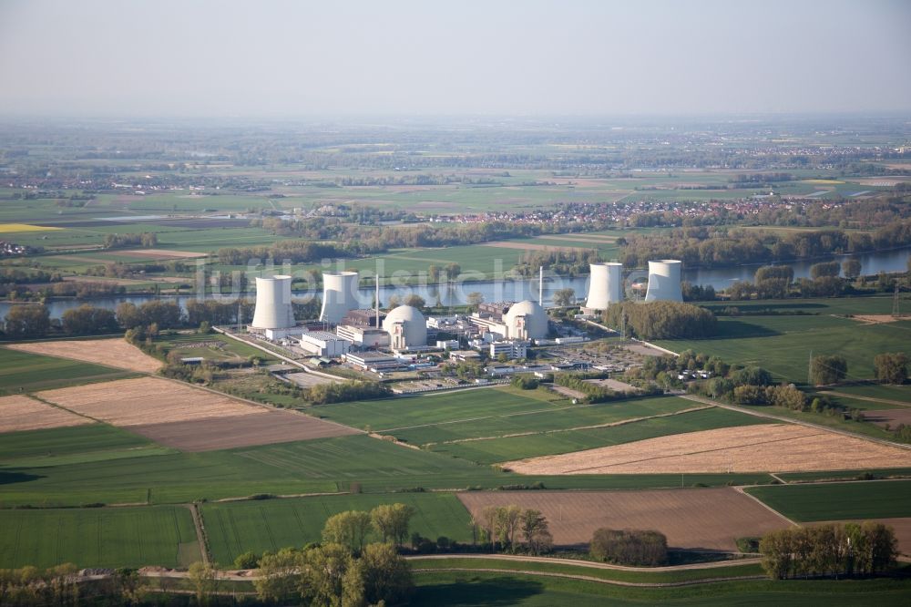 Luftaufnahme Biblis - Reaktorblöcke und Anlagen des AKW - KKW Kernkraftwerk in Biblis im Bundesland Hessen