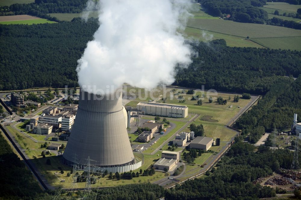 Lingen (Ems) aus der Vogelperspektive: Reaktorblöcke und Anlagen des AKW - KKW Kernkraftwerk in Lingen (Ems) im Bundesland Niedersachsen