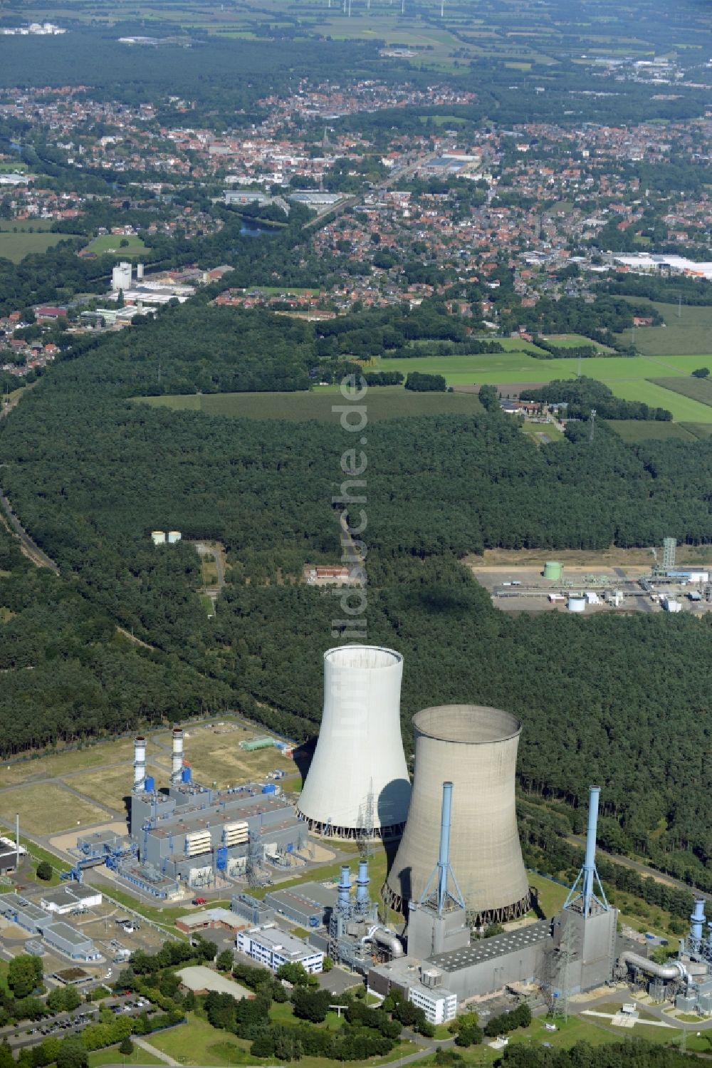 Luftaufnahme Lingen (Ems) - Reaktorblöcke und Anlagen des AKW - KKW Kernkraftwerk in Lingen (Ems) im Bundesland Niedersachsen