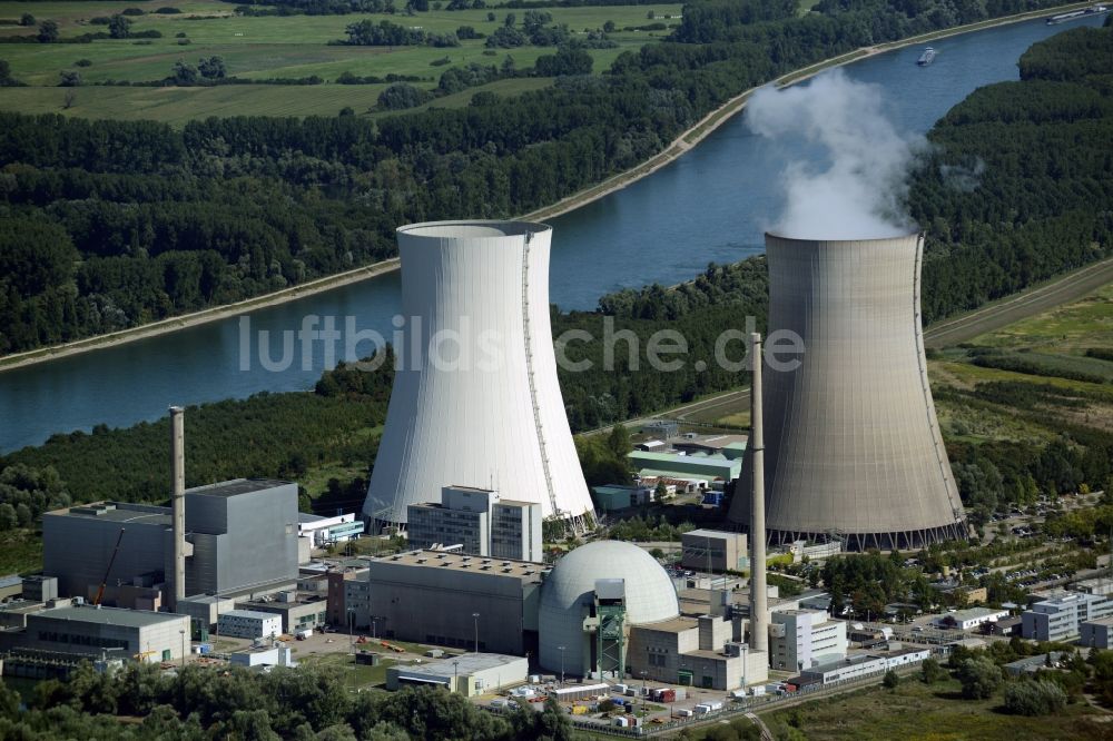 Philippsburg aus der Vogelperspektive: Reaktorblöcke und Anlagen des AKW - KKW Kernkraftwerk in Philippsburg im Bundesland Baden-Württemberg