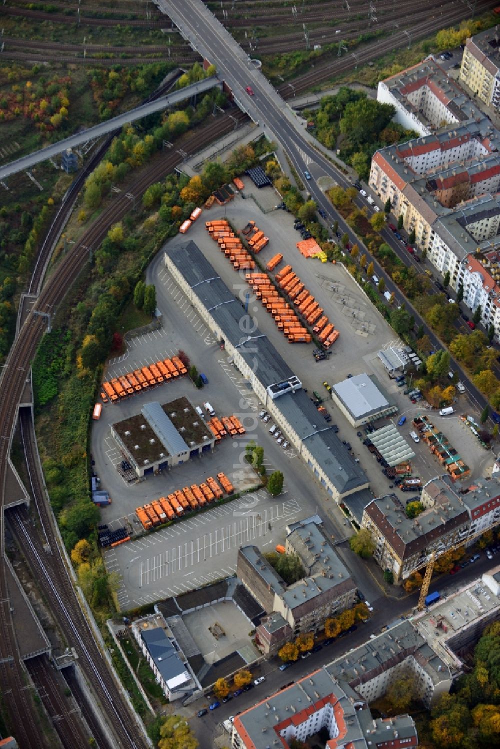 Berlin von oben - Recyclinghof Behmstraße der BSR ( Berliner Stadtreinigungsbetriebe ) in Berlin - Pankow