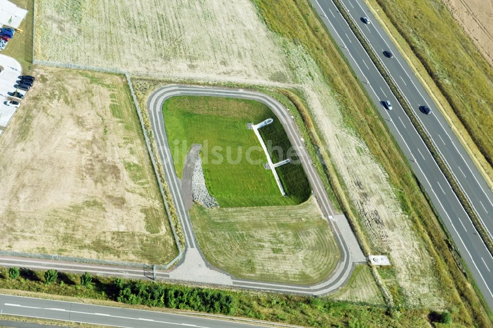 Luftbild Borna - Regen- Rückhaltebecken und Löschwasserteich- Autobahn- Baustellen entlang der Trasse und des Streckenverlaufes der Bundesstraße B95 zur BAB A72 in Borna im Bundesland Sachsen