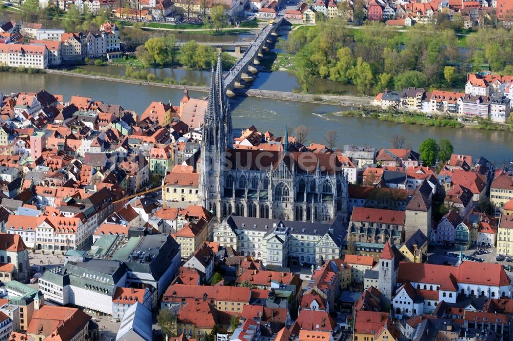 Luftbild Regensburg - Regensburger Dom in Regensburg im Bundesland Bayern