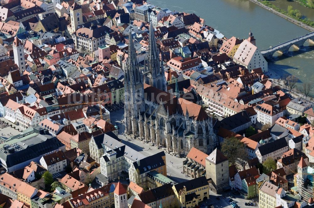 Luftbild Regensburg - Regensburger Dom in Regensburg im Bundesland Bayern