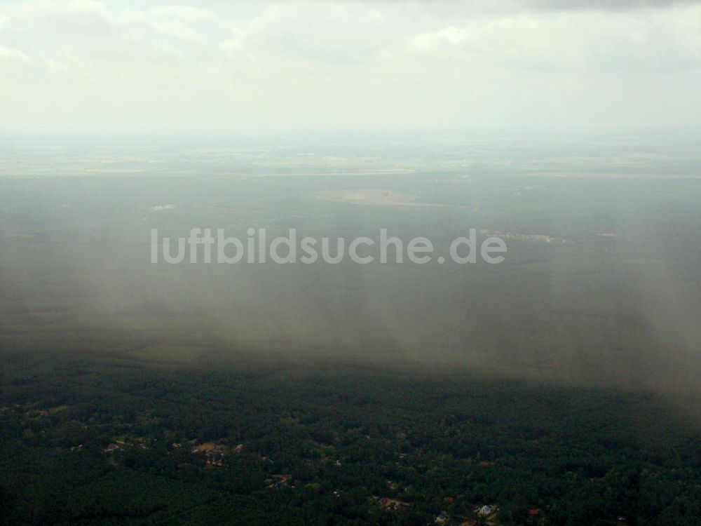 Luftaufnahme Barnewitz - Regenschauer über dem Havelland, Barnewitz, 28.06.2004