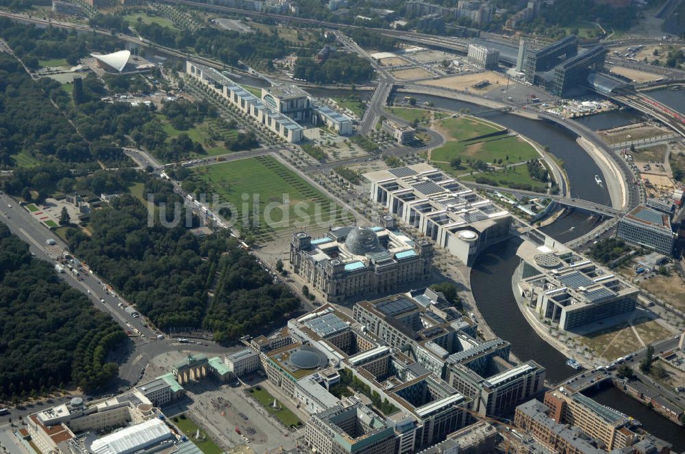 Luftaufnahme Berlin - Regierungsviertel Berlin mit Verlauf der Kanzler U-Bahn U 55