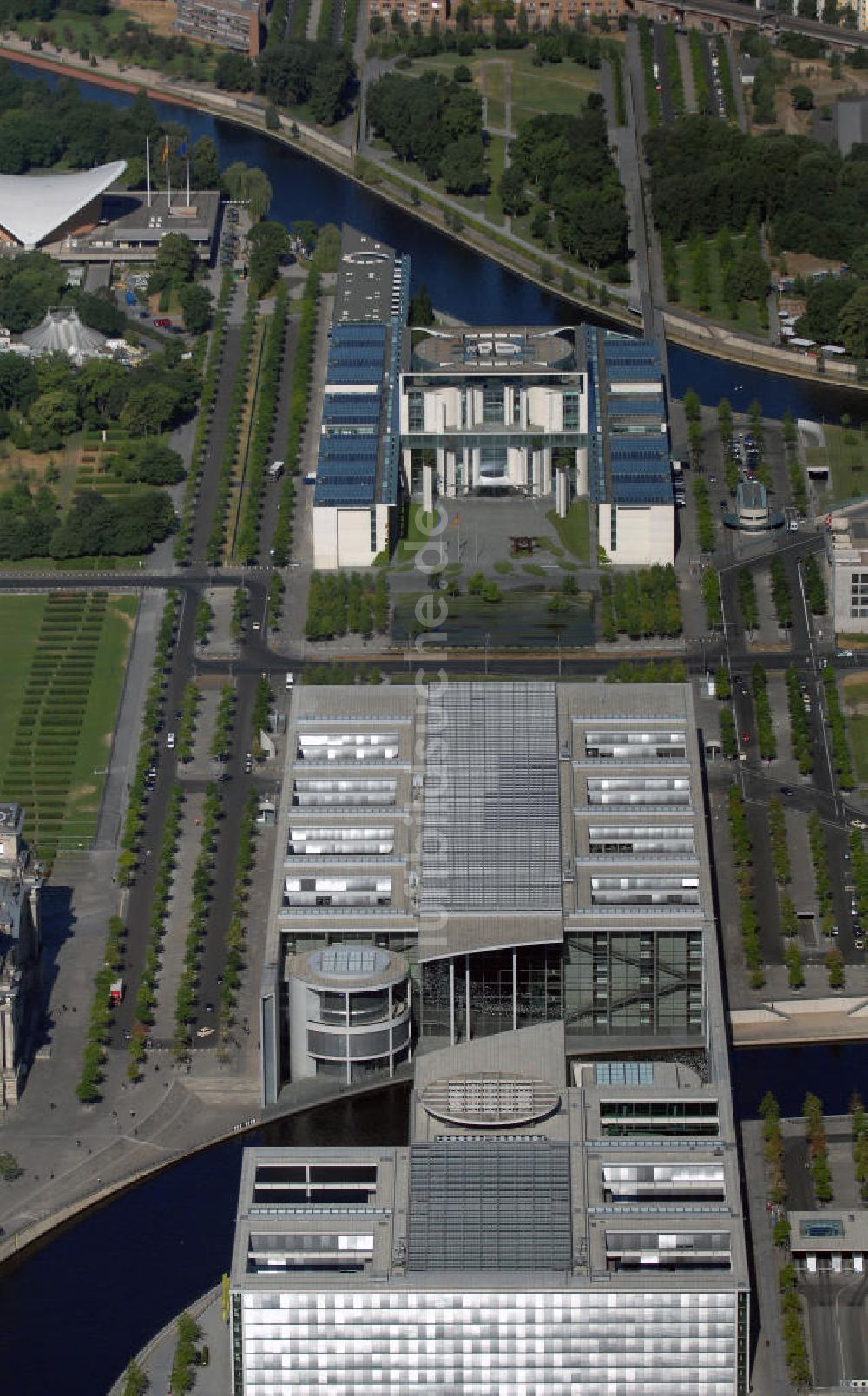 Luftbild Berlin - Regierungsviertel am Berliner Reichstag