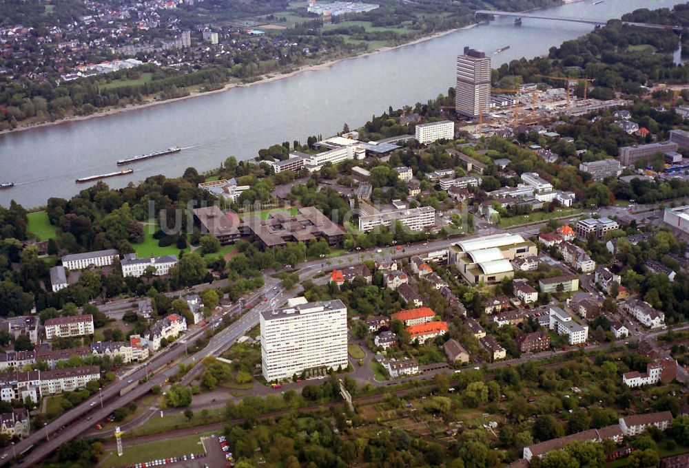 Bonn von oben - Regierungsviertel in Bonn mit dem alten Bundeskanzleramt