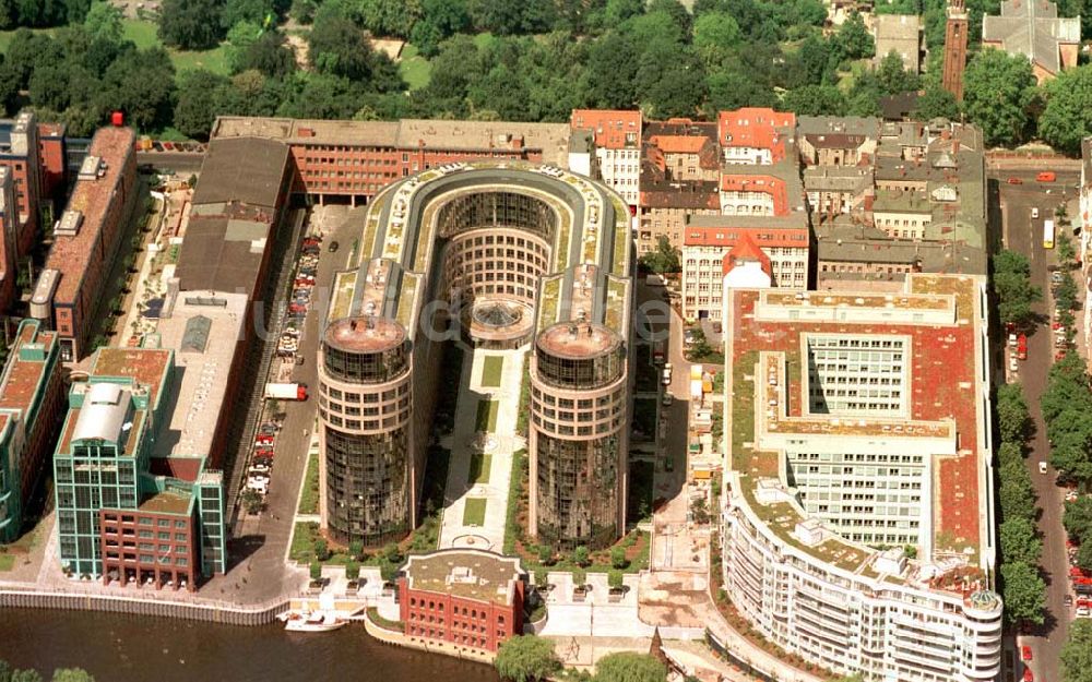 Berlin von oben - Regierungsviertel am Spreebogen in Berlin Tiergarten 06.1995