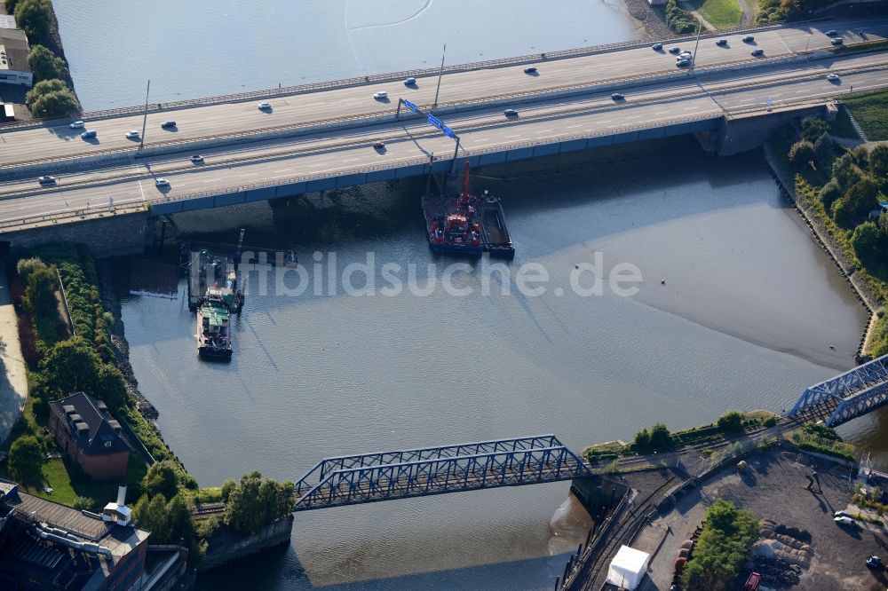 Hamburg aus der Vogelperspektive: Reginenortbrücke in Hamburg-Mitte / Veddel