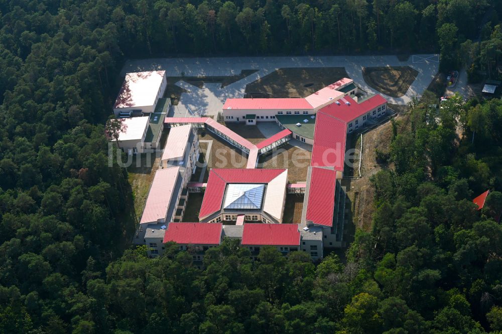 Strausberg von oben - Rehabilitationszentrum der Rehaklinik in Strausberg im Bundesland Brandenburg, Deutschland