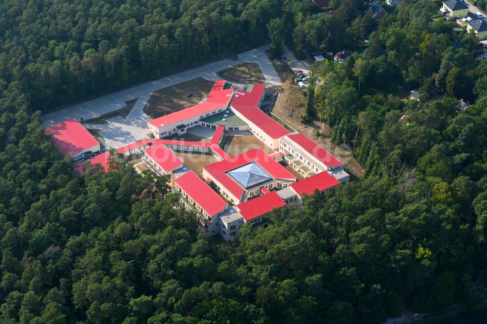 Strausberg aus der Vogelperspektive: Rehabilitationszentrum der Rehaklinik in Strausberg im Bundesland Brandenburg, Deutschland