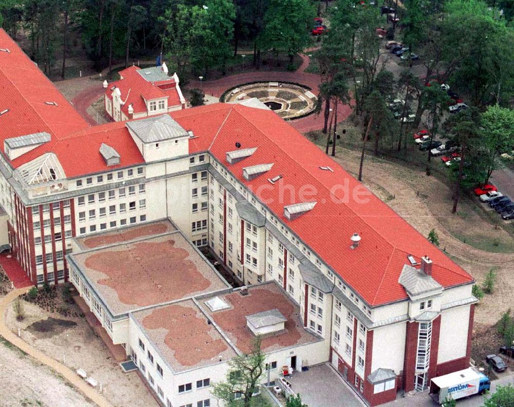 Luftbild Dahlewitz - Hoppegarten - Rehaklinik in Dahlwitz - Hoppegarten (MEDIAN - Klinikverbund).10.04.1995