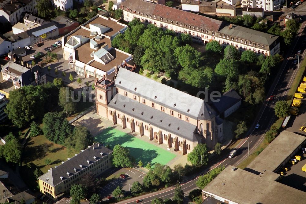 Trier von oben - Reichsabtei Sankt Maximin in Trier im Bundesland Rheinland-Pfalz