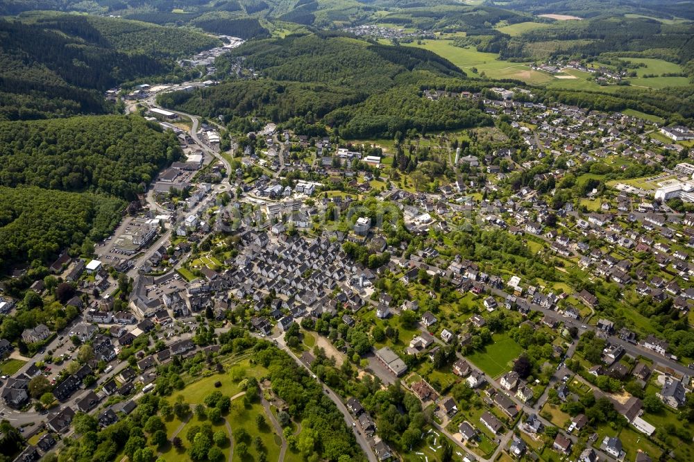 Luftbild Freudenberg - Reihen von historisch orginalgetreuen Fachwerkhäusern im Stadtzentrum von Freundenberg im Bundesland Nordrhein-Westfalen