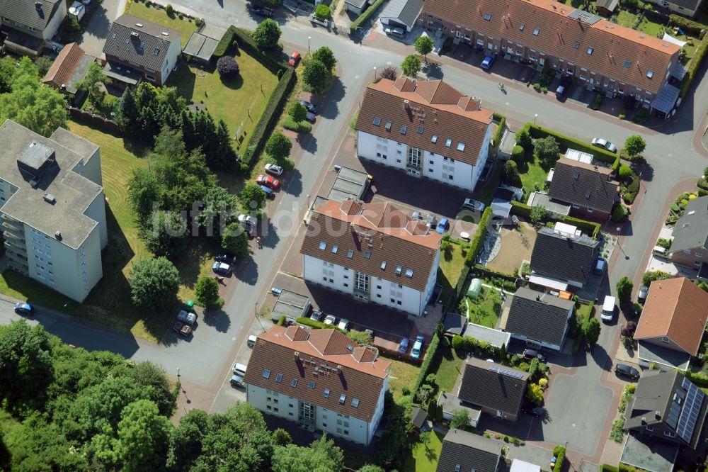 Bönen von oben - Reihen- Wohnhaus der MARKUS GEROLD UNTERNEHMENSGRUPPE in Bönen im Bundesland Nordrhein-Westfalen