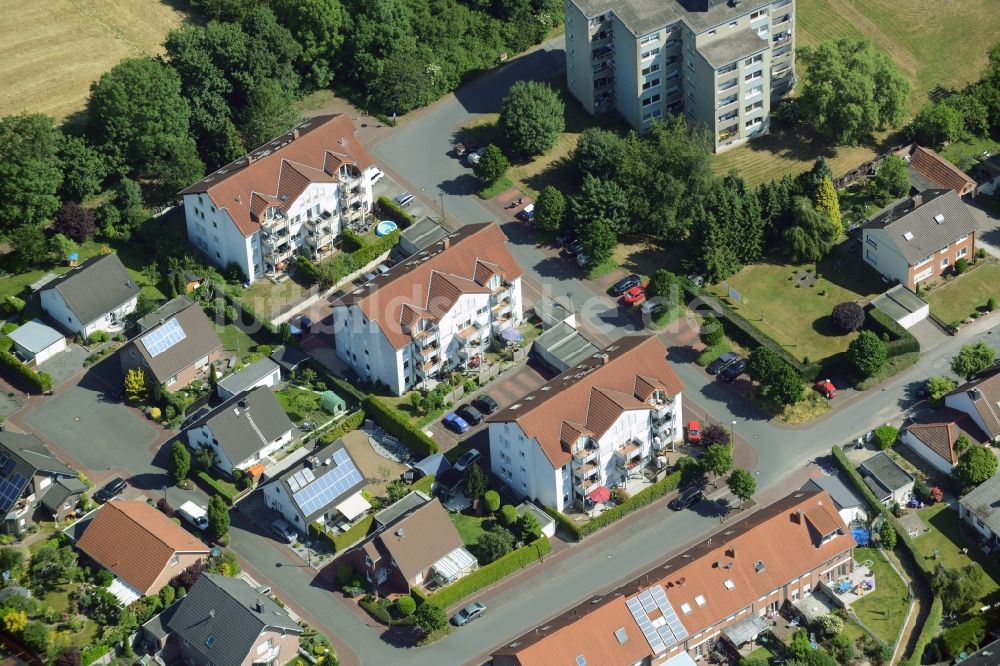 Bönen von oben - Reihen- Wohnhaus der MARKUS GEROLD UNTERNEHMENSGRUPPE in Bönen im Bundesland Nordrhein-Westfalen