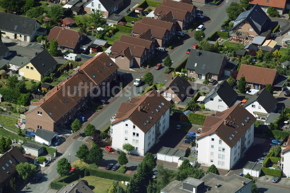 Bönen von oben - Reihen- Wohnhaus der MARKUS GEROLD UNTERNEHMENSGRUPPE in Bönen im Bundesland Nordrhein-Westfalen