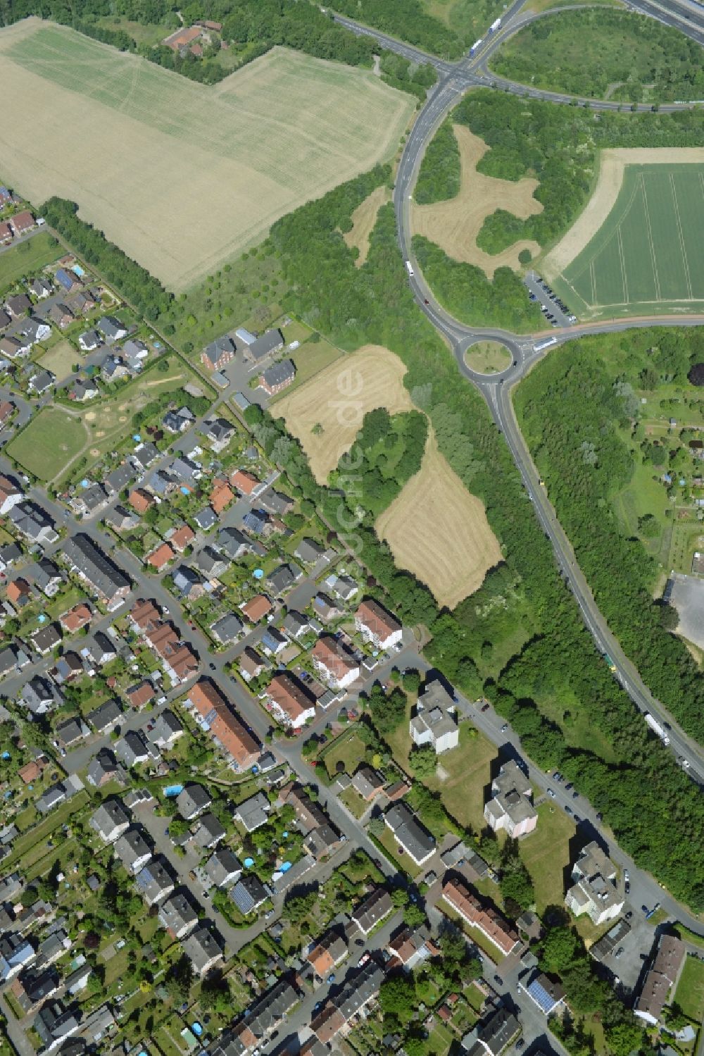 Bönen von oben - Reihen- Wohnhaus der MARKUS GEROLD UNTERNEHMENSGRUPPE in Bönen im Bundesland Nordrhein-Westfalen