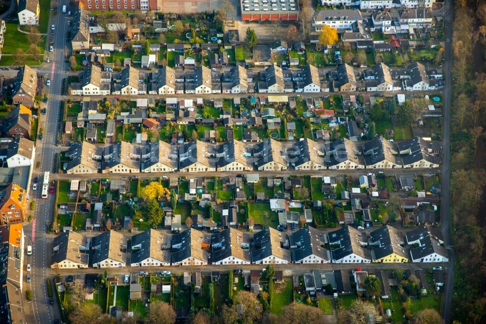 Luftbild Gelsenkirchen - Reihenhaus- Siedlung - Bergarbeitersiedlung Klapmannshof in Gelsenkirchen im Bundesland Nordrhein-Westfalen