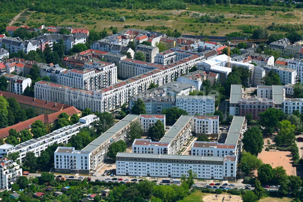 Luftaufnahme Berlin - Reihenhaus- Wohnsiedlung im Ortsteil Pankow in Berlin, Deutschland