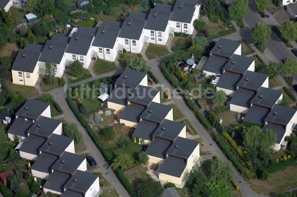 Kochstedt von oben - Reihenhaussiedlung in Kochstedt / Sachsen - Anhalt