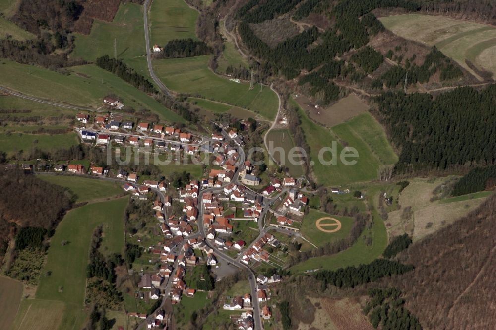 Reipoltskirchen aus der Vogelperspektive: Reipoltskirchen ist eine Ortsgemeinde im westpfälzischen Landkreis Kusel in Rheinland-Pfalz