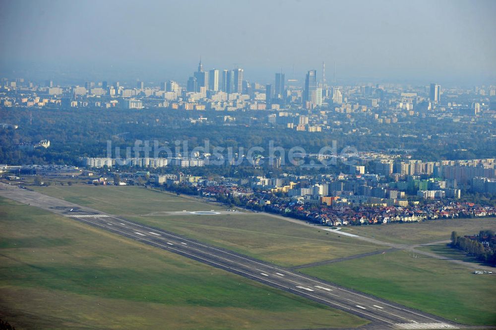 Warschau aus der Vogelperspektive: Reise- und Geschäftsflughafen Warsaw - Babice (Bemowo) ICAO Code EPBC