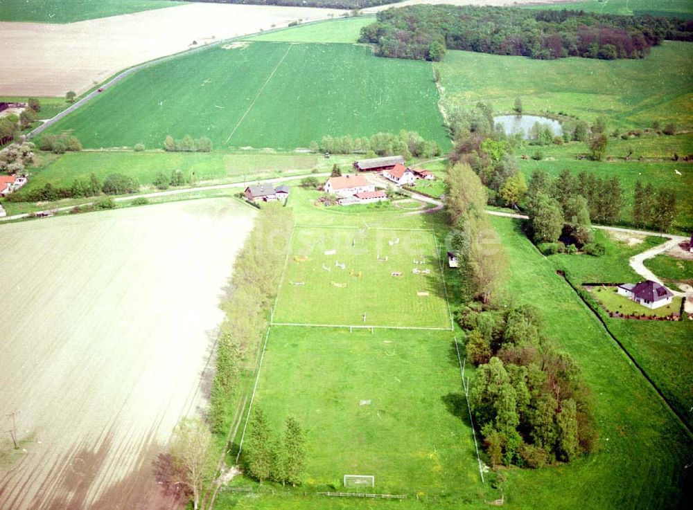 Luftbild Sachsen-Anhalt - Reithof Mahlsdorf / Sachsen-Anhalt Mahlsdorf 16.Mai 2002