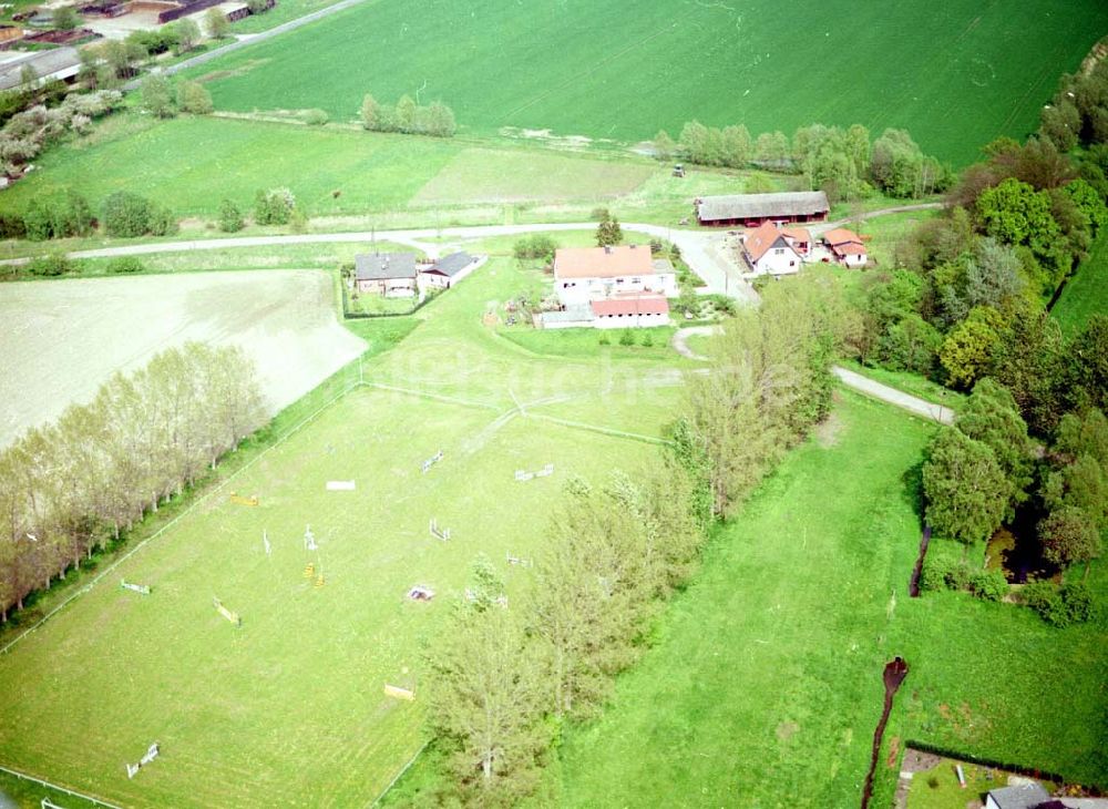 Sachsen-Anhalt von oben - Reithof Mahlsdorf / Sachsen-Anhalt Mahlsdorf 16.Mai 2002