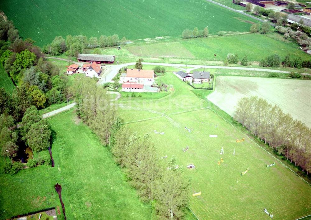 Luftbild Sachsen-Anhalt - Reithof Mahlsdorf / Sachsen-Anhalt Mahlsdorf 16.Mai 2002