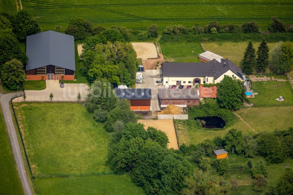 Hamm von oben - Reitstall - Reiterhof - Marstall am Oberallener Weg in Hamm im Bundesland Nordrhein-Westfalen, Deutschland