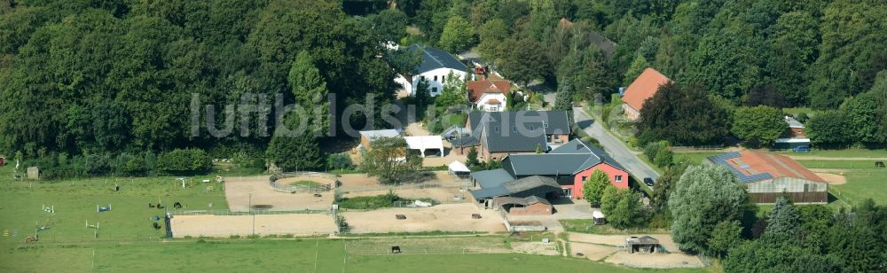 Luftaufnahme Müssen - Reitstall - Reiterhof - Marstall an der Straße Louisenhof in Müssen im Bundesland Schleswig-Holstein