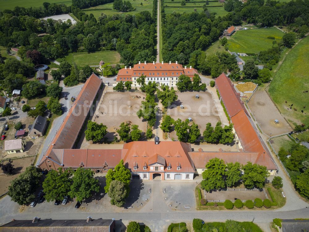 Graditz aus der Vogelperspektive: Reitzentrum der Gestüt Graditz GmbH in Graditz im Bundesland Sachsen, Deutschland