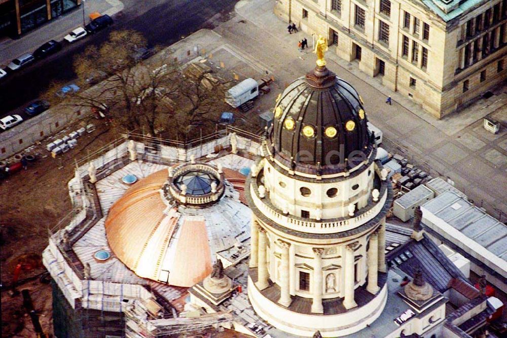 Berlin von oben - Rekonstruktion des Deutschen Domes am Gendarmenmarkt Berlin Mitte